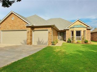 2900 Mirage St, Yukon, OK 73099
