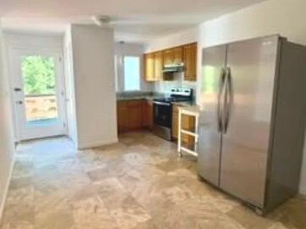 9 Pine Orchard Rd #2, Branford, CT 06405