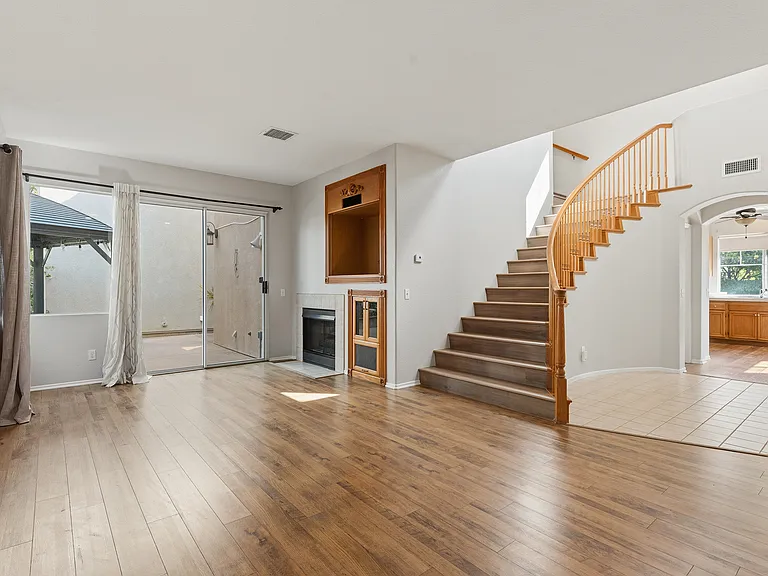 30845 Grenoble Ct — Photo 2