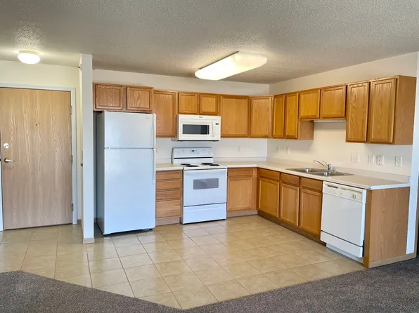 Pointe West I, 4201 33rd Ave S, Fargo, ND 58104