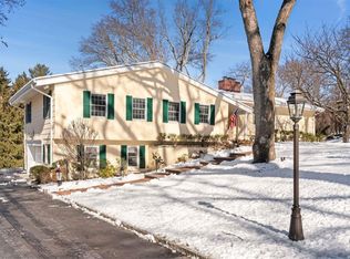 35 Cove Rd, Huntington, NY 11743