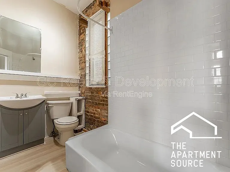 3328 W Chicago Ave #2R — Photo 6
