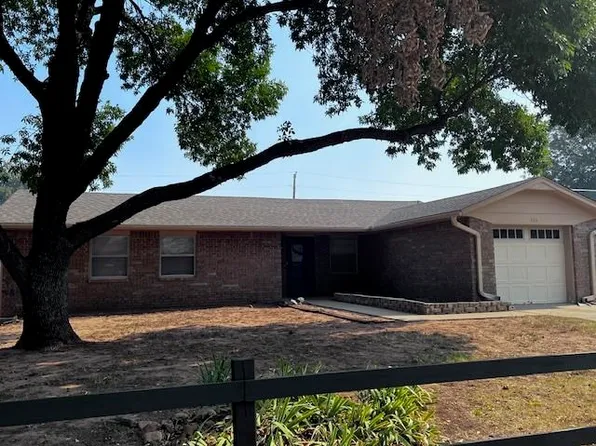 111 N Elk Dr, Cache, OK 73527