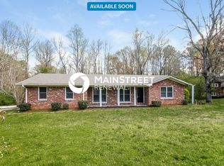 2774 Whisper Ct, Douglasville, GA 30135