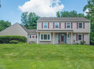 6 Sparrow Rd, Randolph, NJ 07869