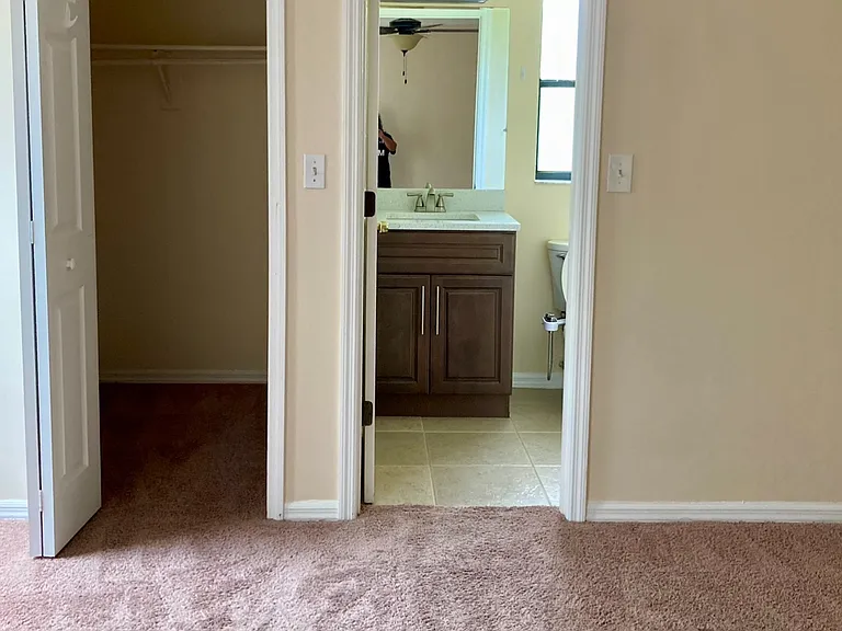 843 Parsons Cir SE — Photo 6