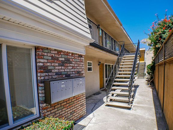 5th image of 1012 Thomas Ave #E