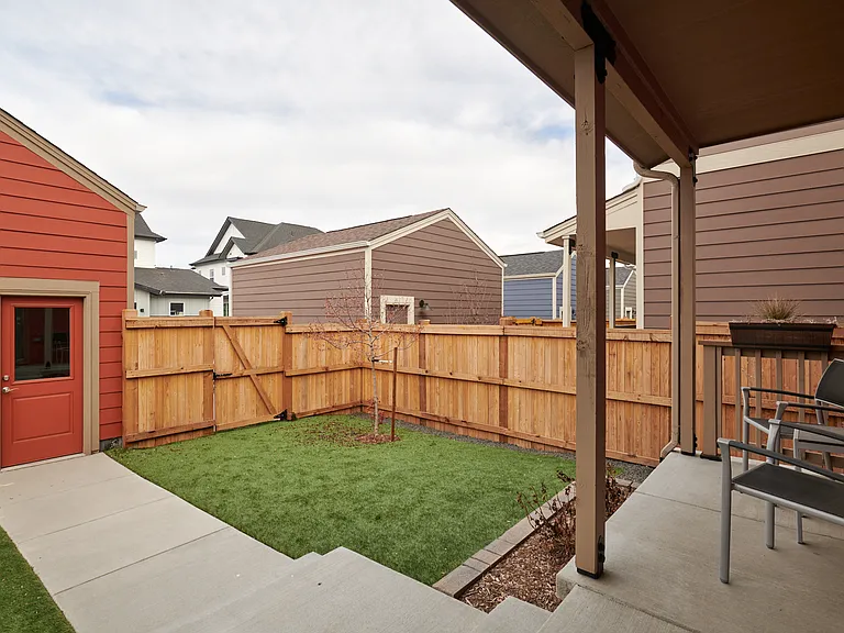 6339 Hanover St — Photo 2