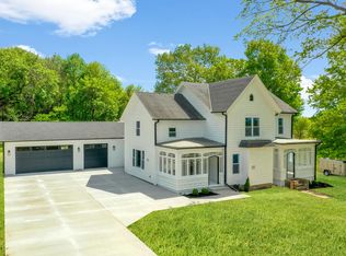 S102W26105 Maple Ave, Mukwonago, WI 53149