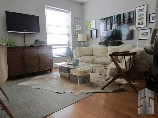 Rented by Skyline Group Real Estate | media 6