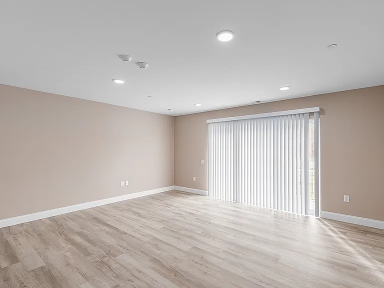 French Park Apartments — Photo 11
