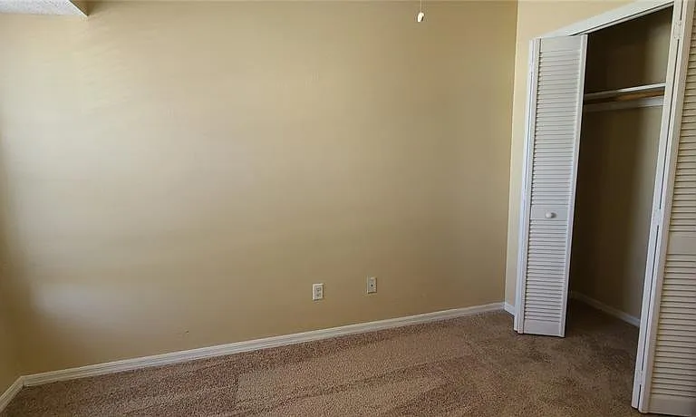 2411 Berkshire Ct — Photo 27
