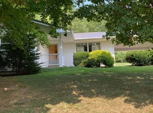 39204 Bradbury Rd, Middleport, OH 45760