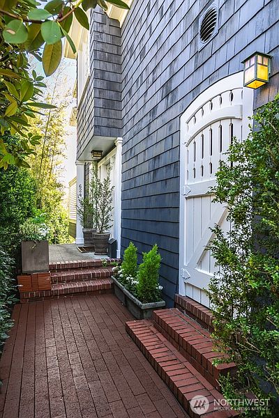 2nd image of 624 35th Avenue