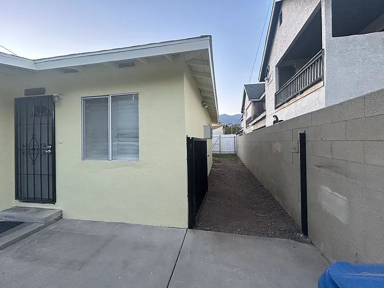212 1/2 E Maple Ave #C — Photo 11