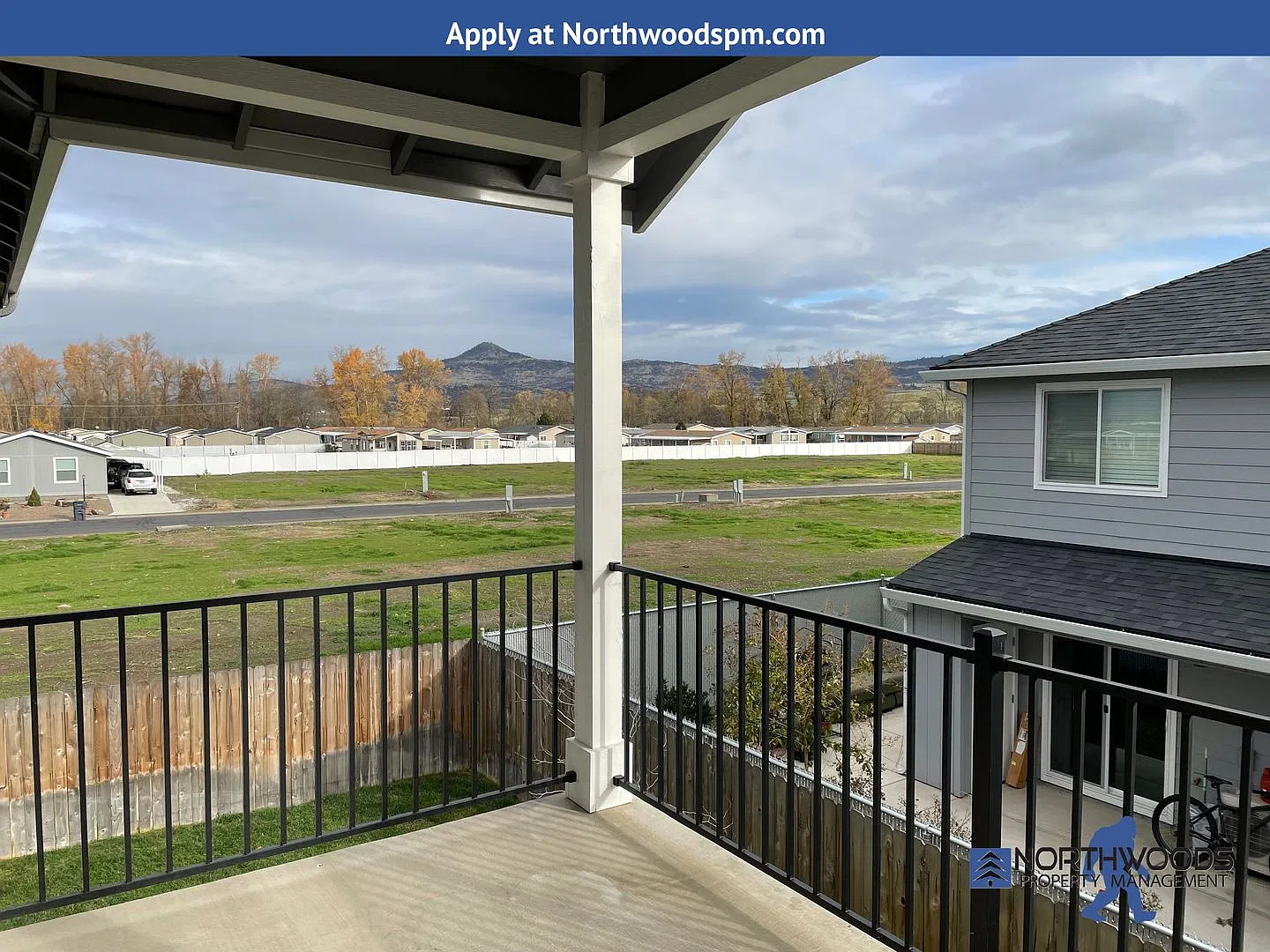Very Nice 2 Bedroom 1 Bathroom Upstairs Apartment w/Oversized Patio — Photo 4