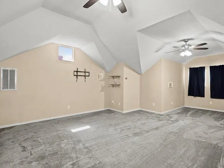 3106 Valley Ct — Photo 13