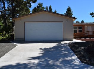 1674 N Siano Loop, Florence, OR 97439