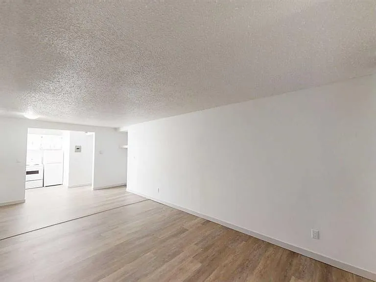 9515 100th Ave #101 — Photo 5