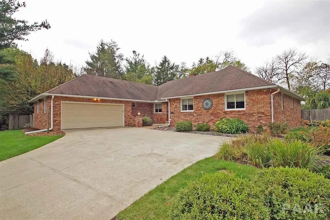 8803 N Beechwood Dr photo 1