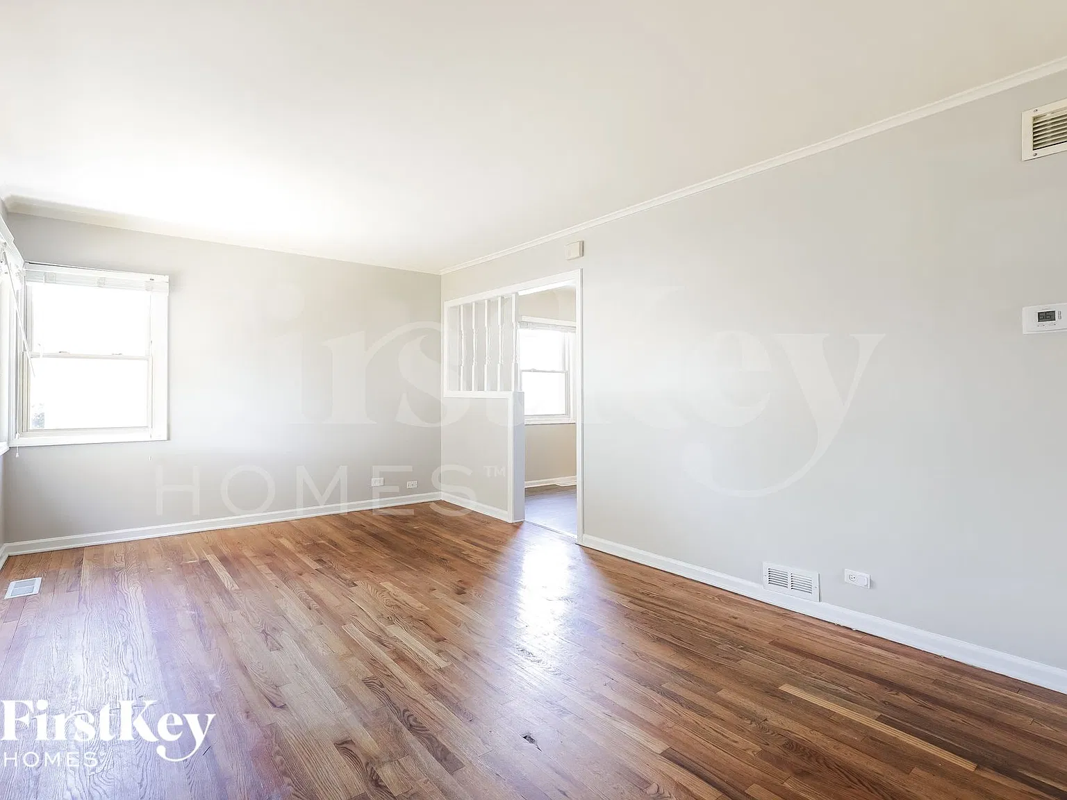 4 bed, 1.0 bath, 1200 sqft, $3,065 — Photo 3