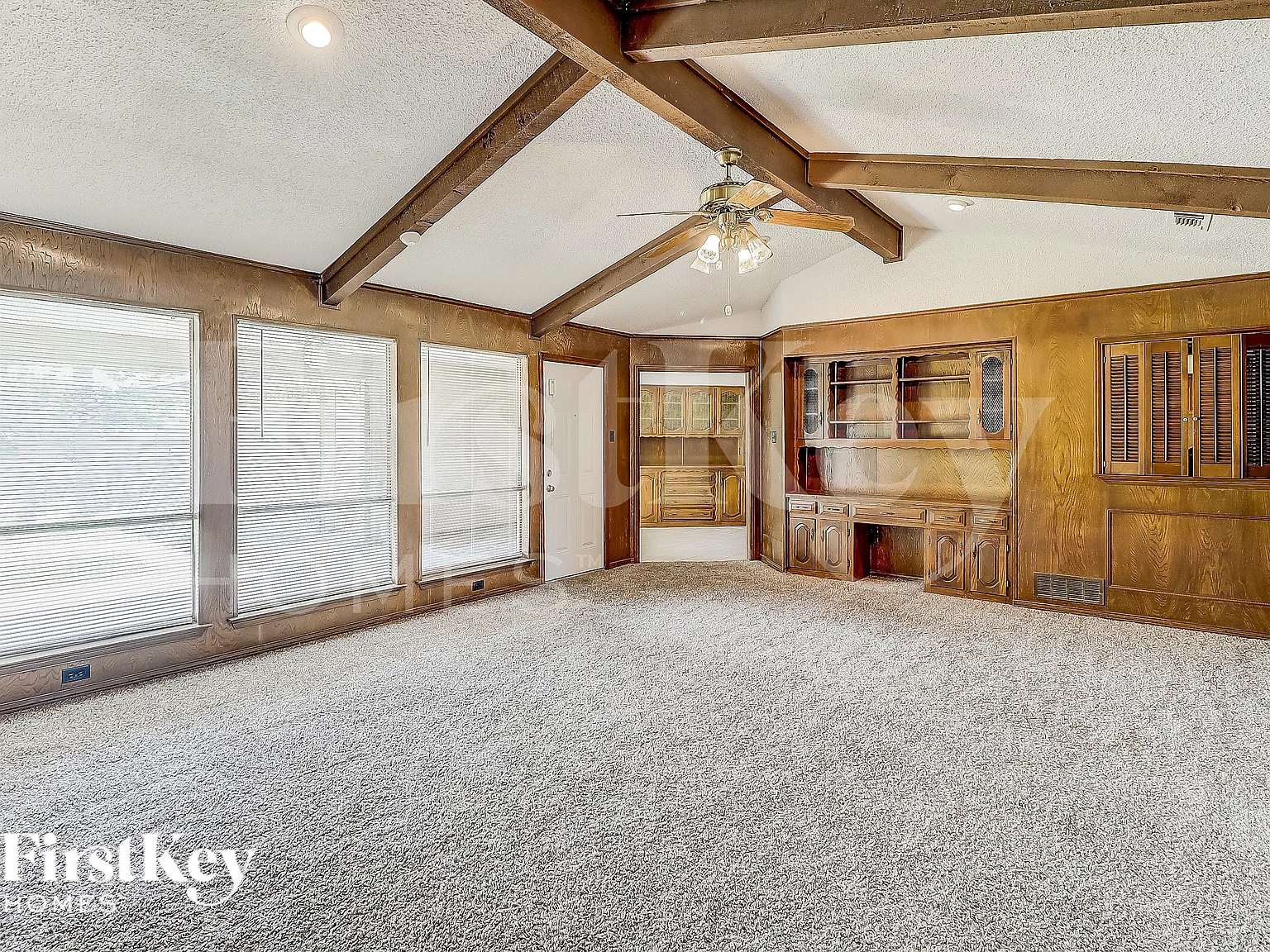 3 bed, 2.0 bath, 2319 sqft, $2,435 — Photo 4