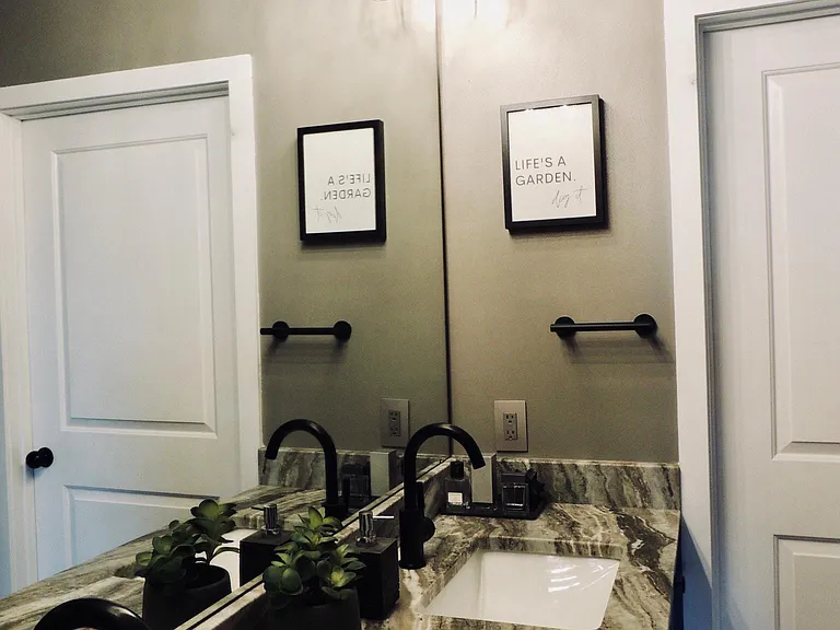 630 Calvert St #302 — Photo 13