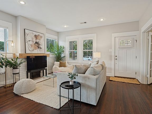 5th image of 1123 Ballard Ave