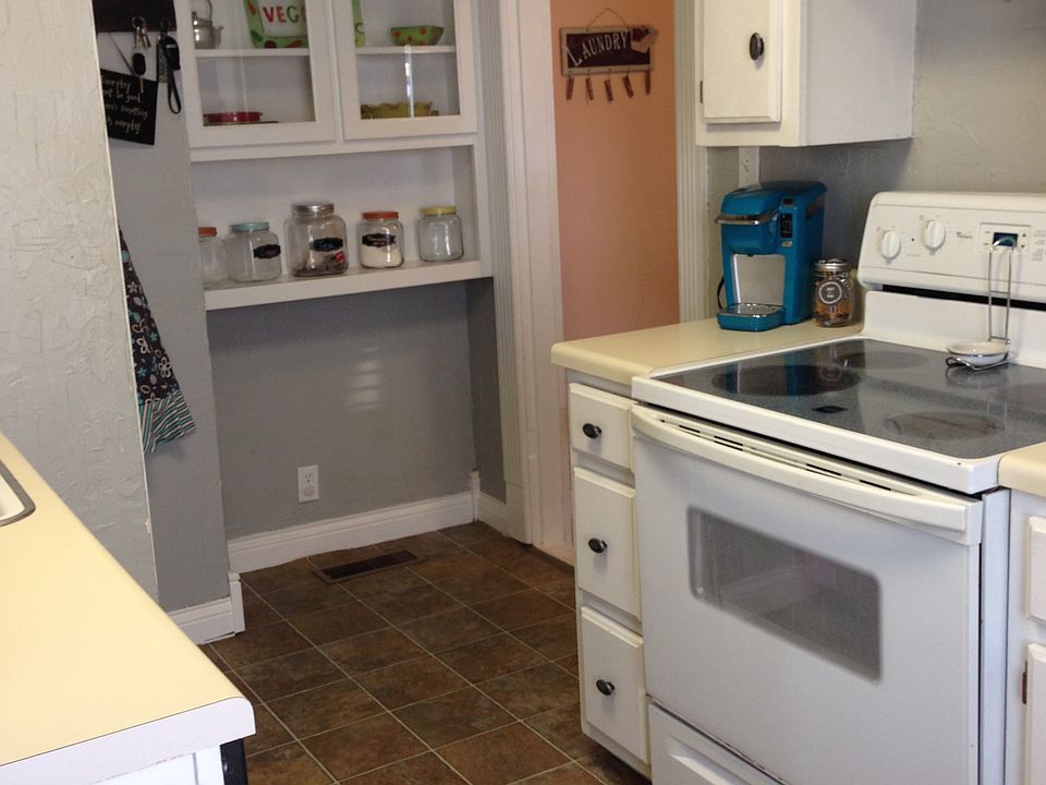 1st image of 219 E Cherry St