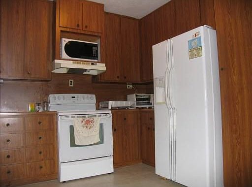 4th image of 3221 NW 4th Pl