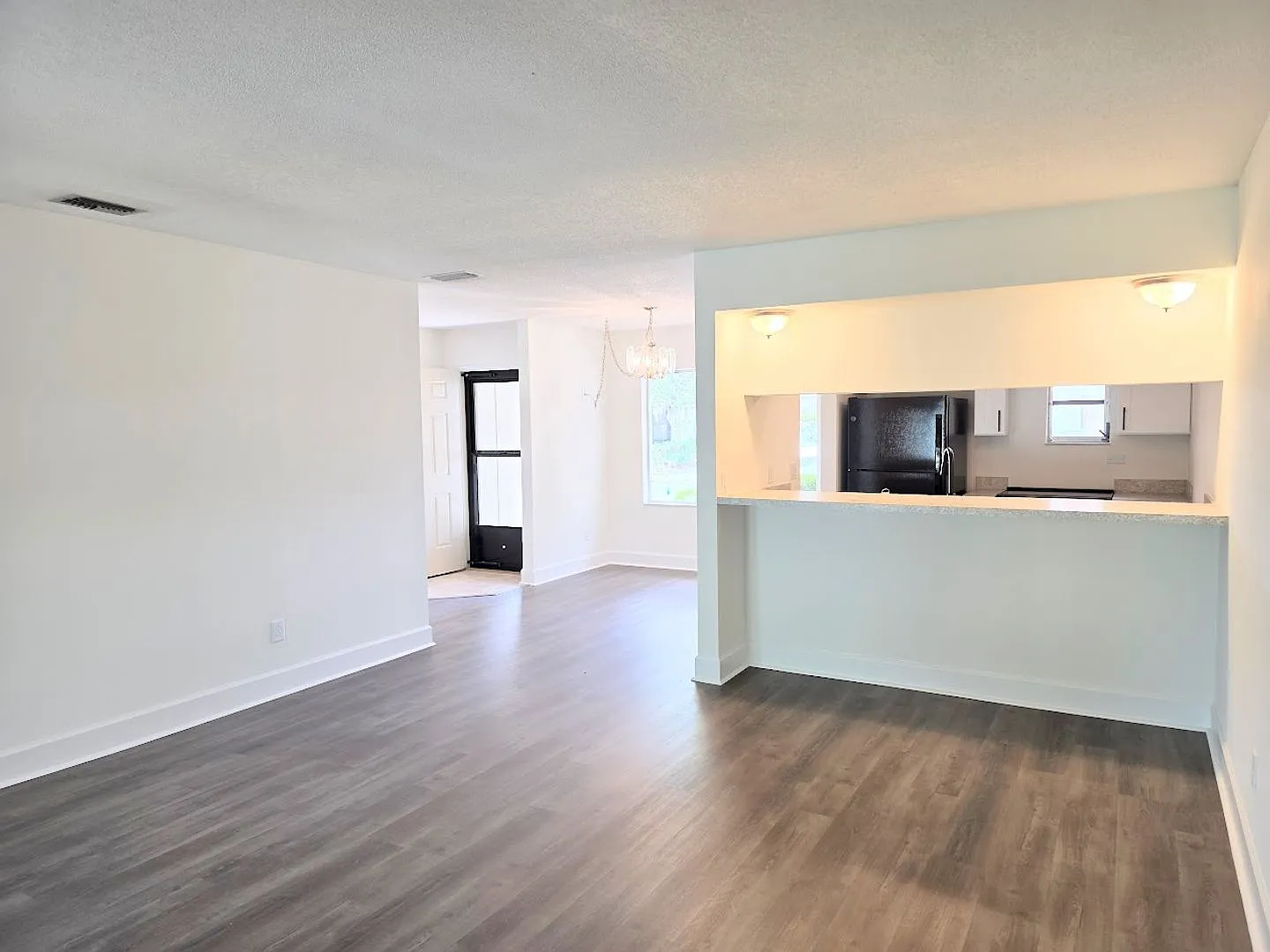 2 bedroom, 2 bath condo in "The Islands" — Photo 3