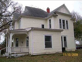 2nd image of 2033 SW Clay St