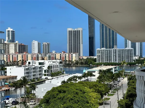 (undisclosed Address), North Miami Beach, FL 33160