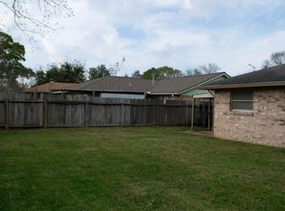 4826 Redfish Reef Dr, Bacliff, TX 77518