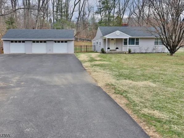 48 Mackenzie Rd, Hampton Boro, NJ 08827