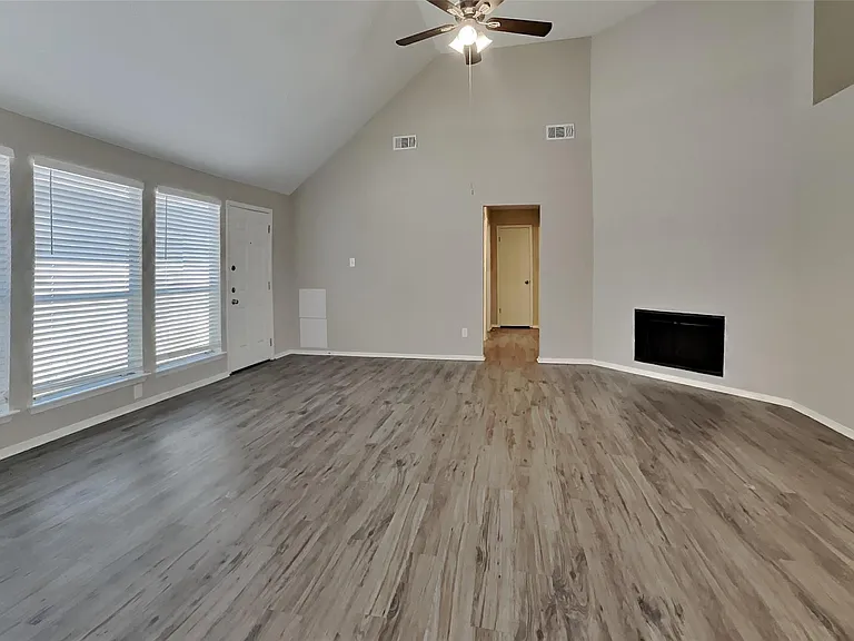 13215 Noblecrest Dr — Photo 3