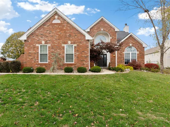 1102 Wildhorse Meadows Dr, Chesterfield, MO 63005