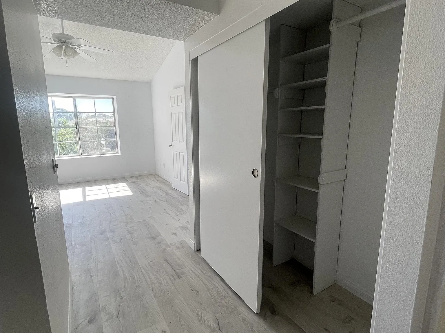 37468 Cambridge Lane - 1 — Photo 4