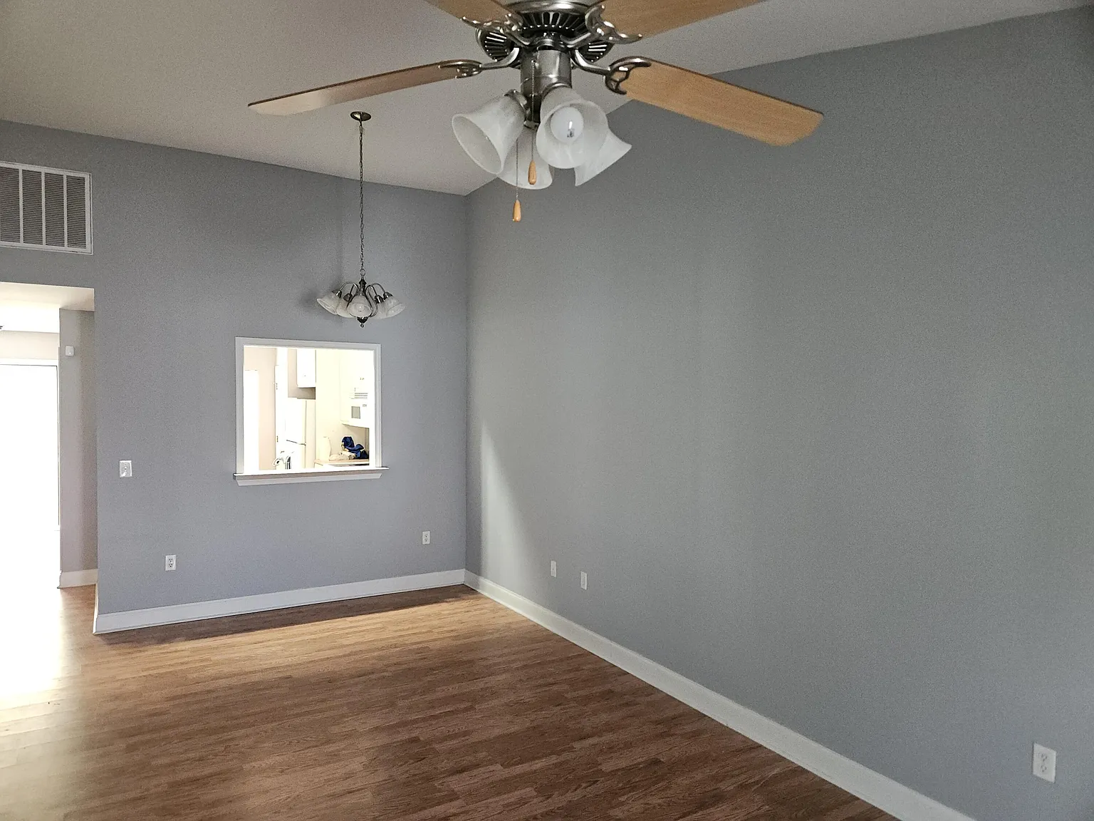2 bed, 2.0 bath, 1288 sqft, $2,095 — Photo 3