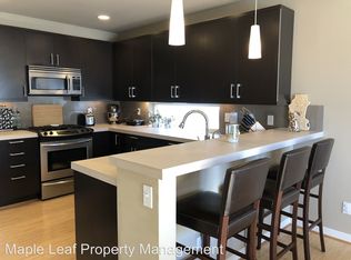 9421 Roosevelt Way NE, Seattle, WA 98115