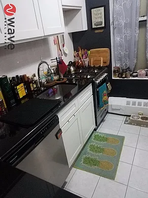 Rented by Wave Real Estate Group | media 9