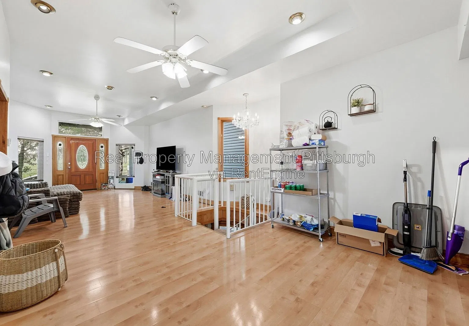 3 bed, 2.0 bath, 1350 sqft, $1,850 — Photo 1