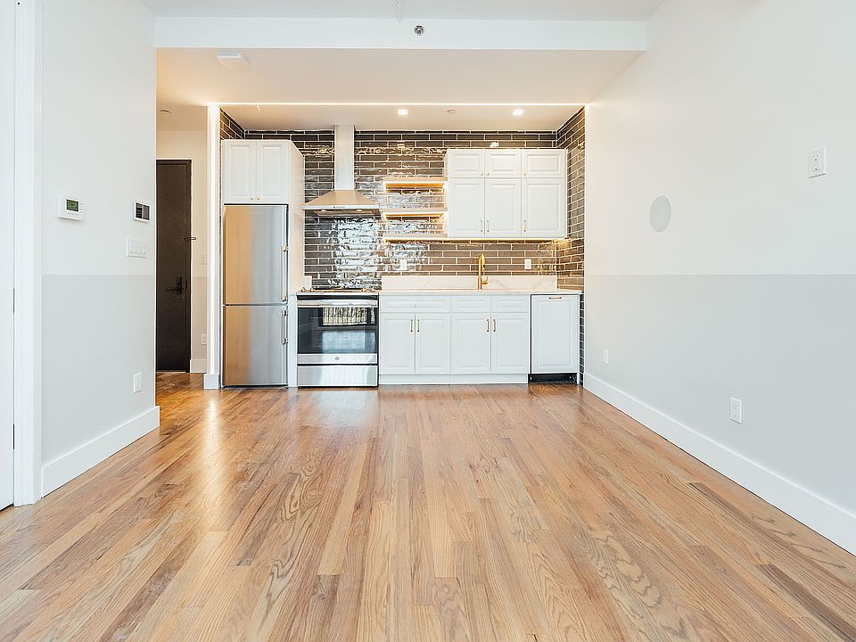 1st image of 115 Stanwix St #401