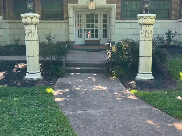 2082 Douglass Blvd APT 19, Louisville, KY 40205