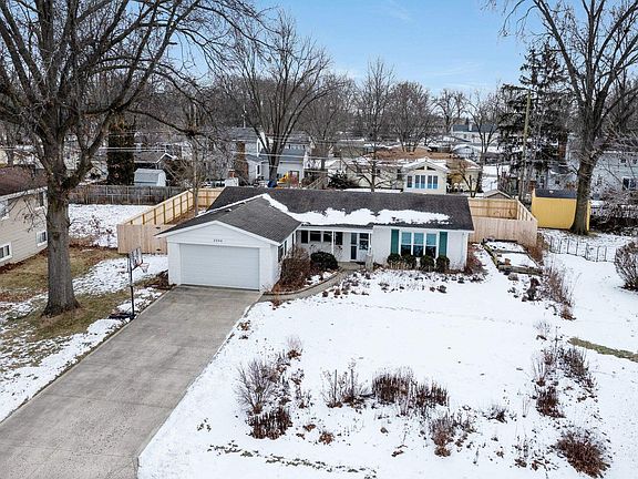 3rd image of 3334 Chancellor Dr