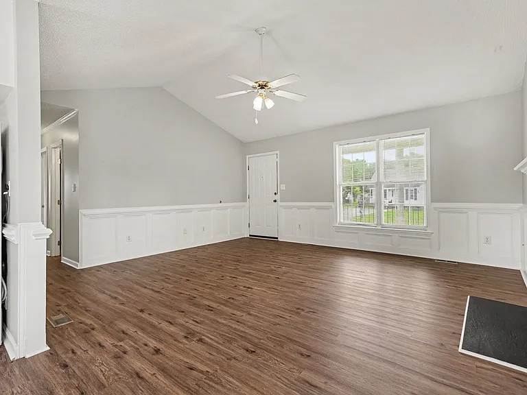 200 Waterford Dr — Photo 8