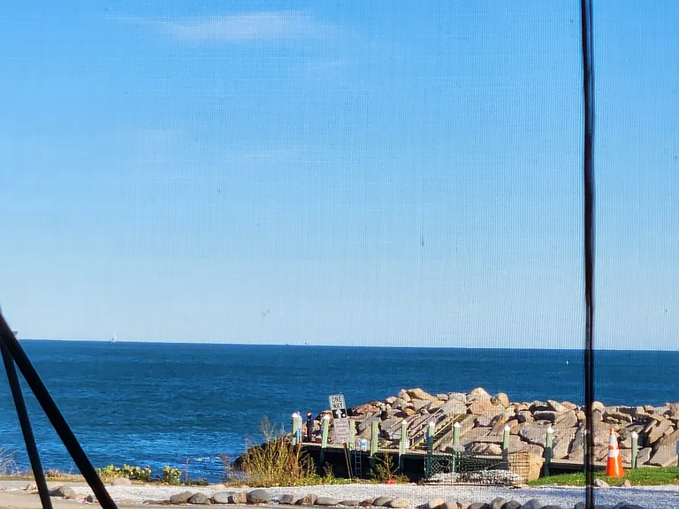 185 Ocean Rd #4 — Photo 3