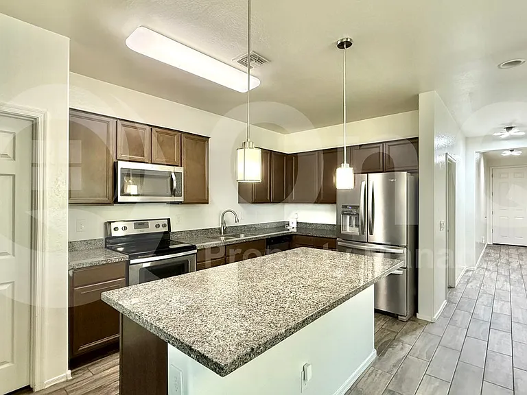 8924 N 102nd Ln — Photo 5