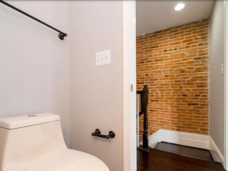 105 Bloomsberry St — Photo 13