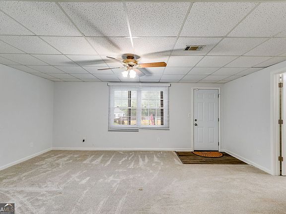 5th image of 638 Oberlochen Way #B